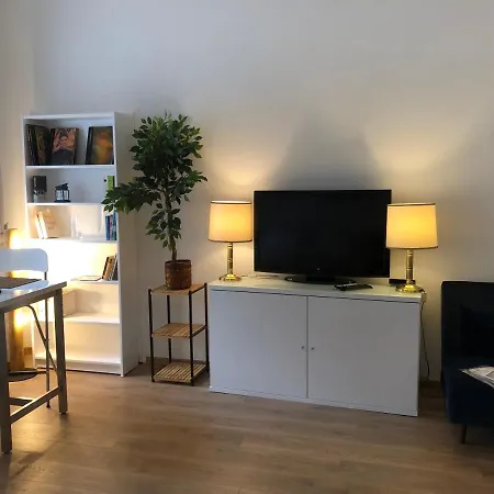 Brandnew - Executive 1