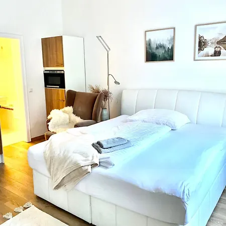 Brandnew - Executive 1 *