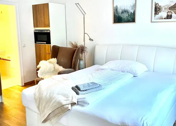 Brandnew - Executive 1 *